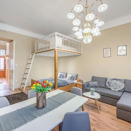 Corvin City Apartment By Nw Budapest Esterno foto