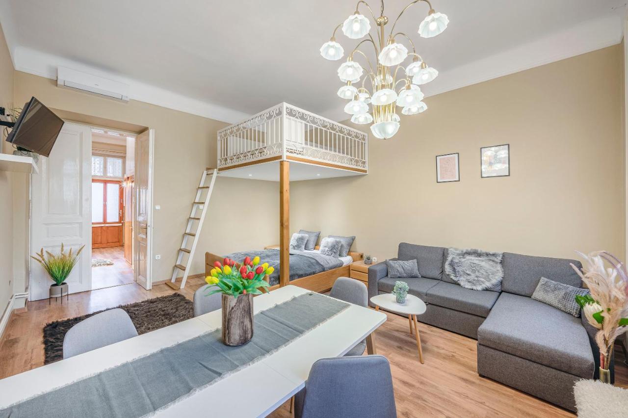 Corvin City Apartment By Nw Budapest Esterno foto