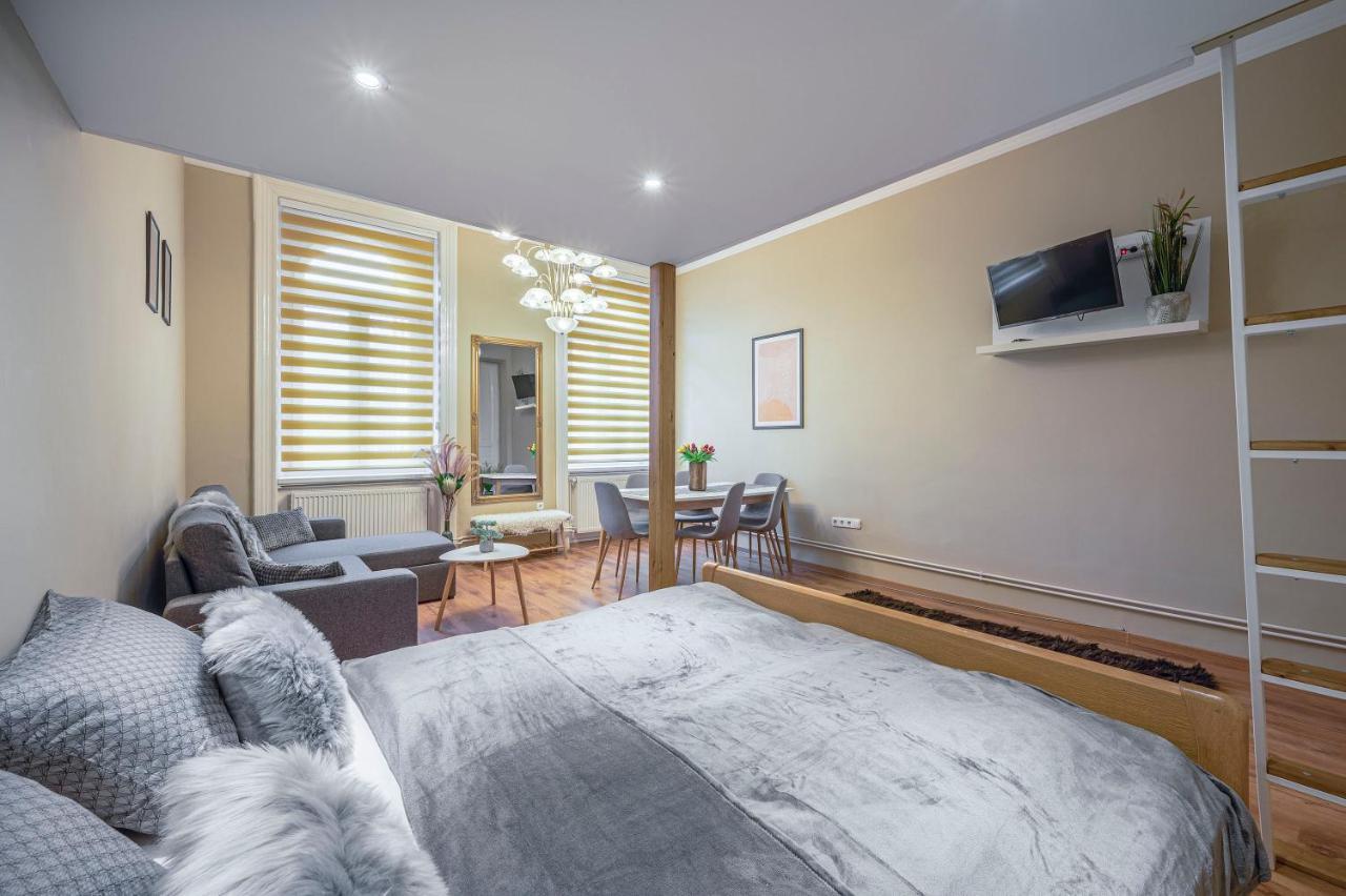 Corvin City Apartment By Nw Budapest Esterno foto