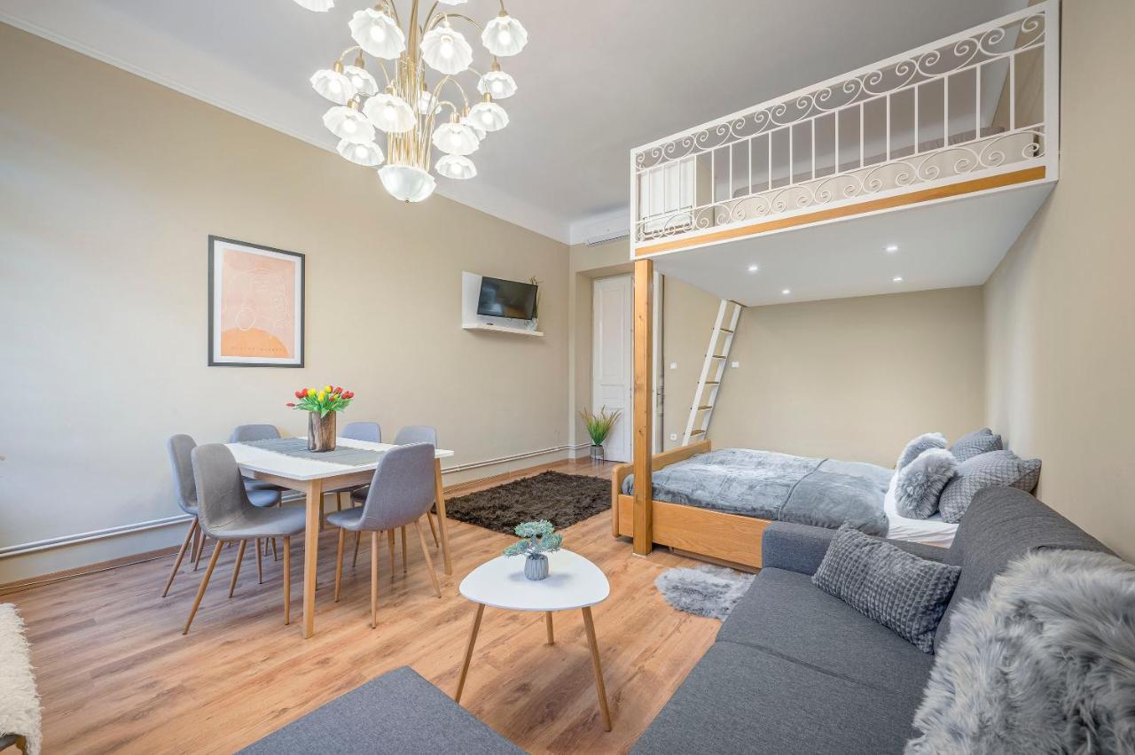 Corvin City Apartment By Nw Budapest Esterno foto