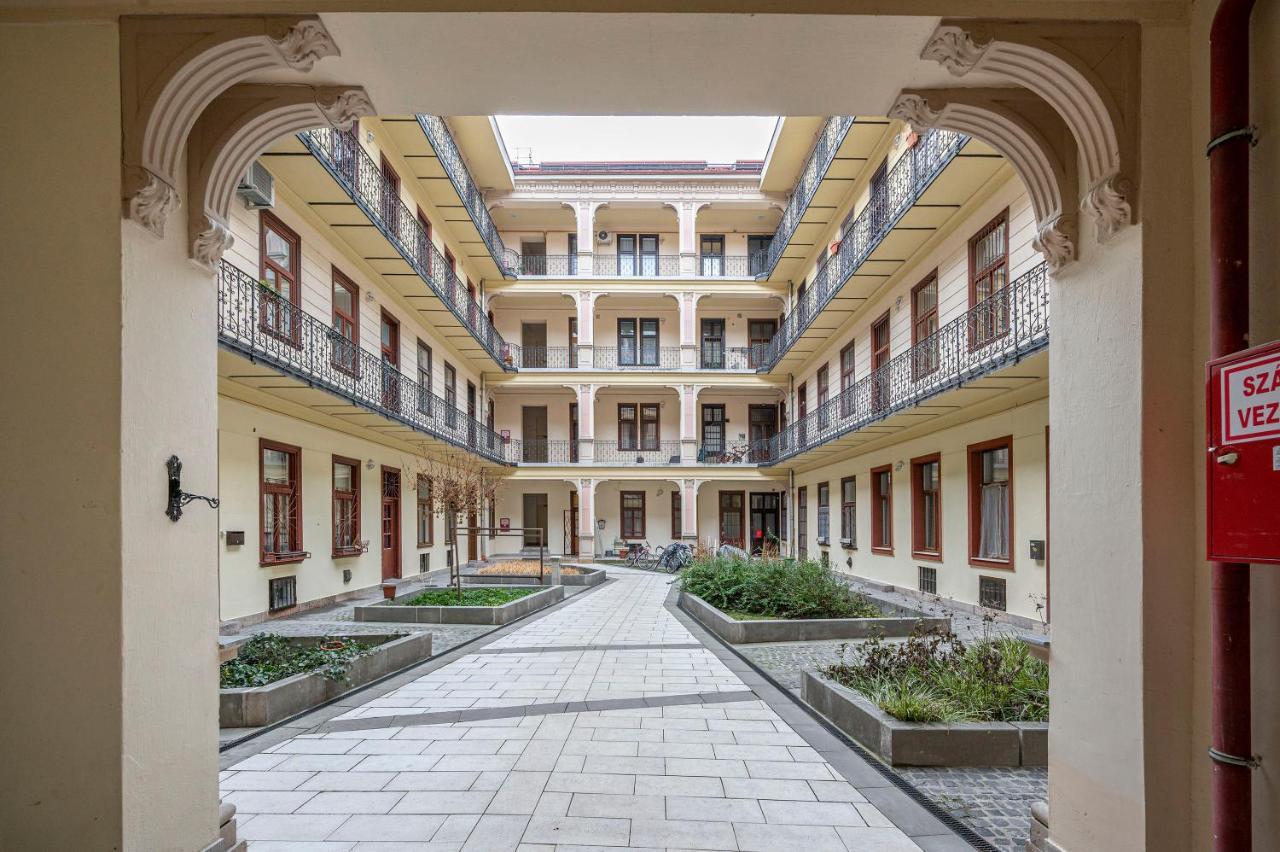 Corvin City Apartment By Nw Budapest Esterno foto